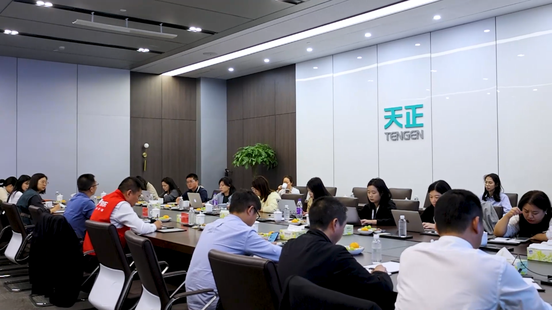 京东工业走进庄闲游戏
，探访产业数智化之路！